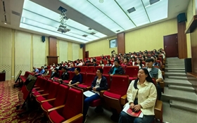 經(jīng)濟(jì)管理學(xué)院師生參加《站在新的起點(diǎn)認(rèn)識伏羲文明》專題講座